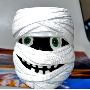 SCENTSY WAX WARMER HALLOWEEN "UNDER WRAPS"